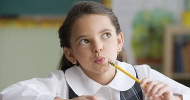 7 عناصر غذائية يحتاجها الطفل فى سن المدرسة لدعم نمو وتطور الدماغ