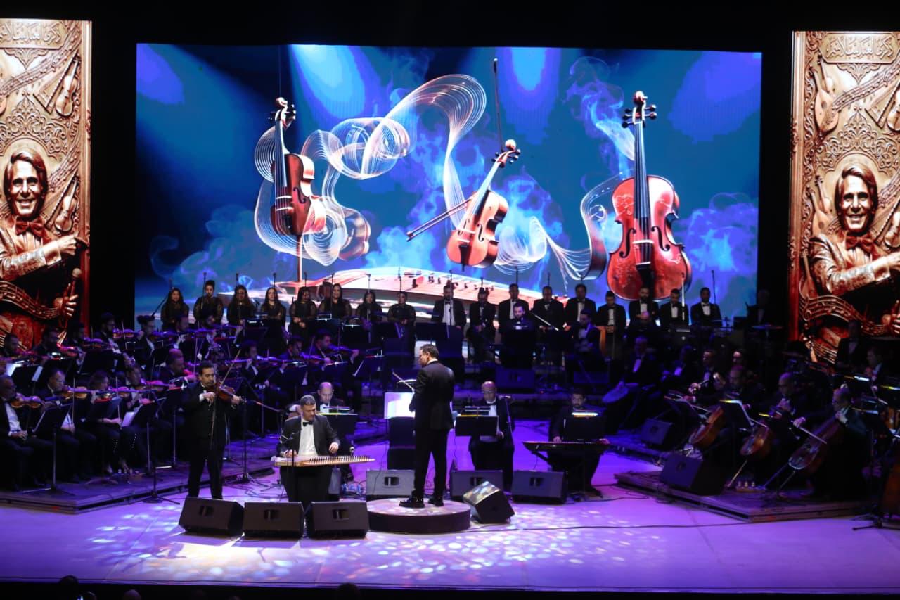 جمهور الأوبرا بين الشجن والرومانسية فى ذكرى حليم (12)