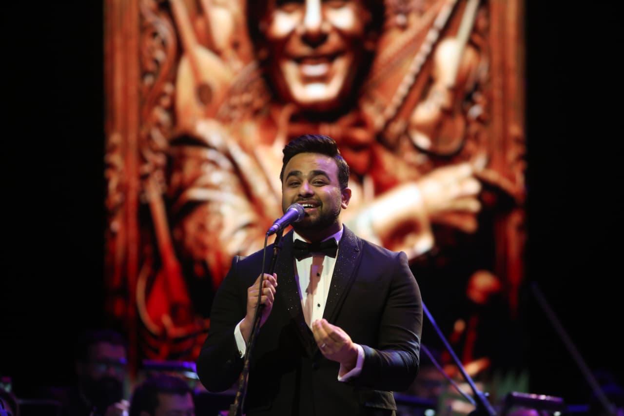 جمهور الأوبرا بين الشجن والرومانسية فى ذكرى حليم (7)