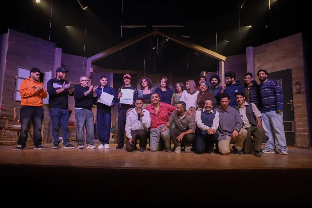 الكمامة» في مهرجان المسرح العالم تتحول من أداة وقاية الى عقاب نفسي (1)