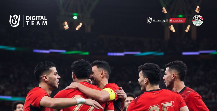 قميص منتخب مصر يسيطر على شوارع برشلونة.. ما القصة؟ (فيديو)