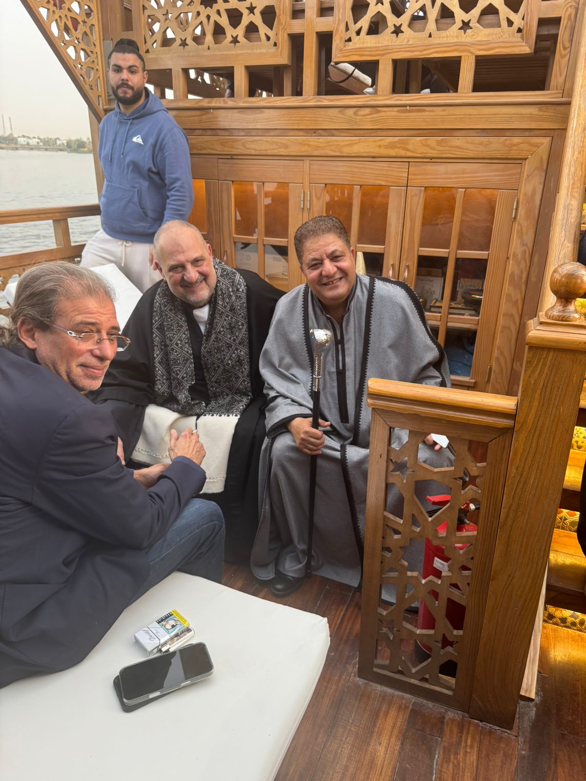 على انغام الفولكلور الشعبي.. مشاهير الفن على الدهبيات النيلية لحضور حفل افتتاح مهرجان الاقصر للسينما الافريقية (1)